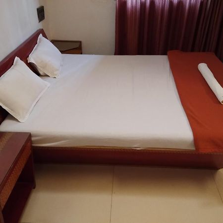 Agrawal Bhavan Budget Stay Only For Indians Мумбаи Экстерьер фото