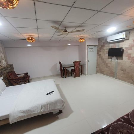Agrawal Bhavan Budget Stay Only For Indians Мумбаи Экстерьер фото