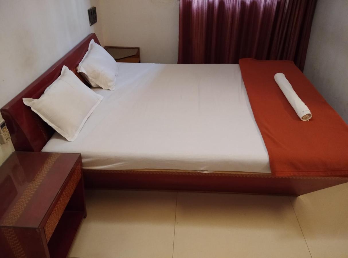 Agrawal Bhavan Budget Stay Only For Indians Мумбаи Экстерьер фото