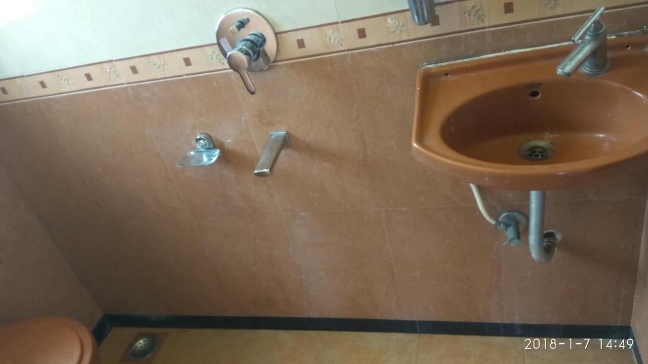 Agrawal Bhavan Budget Stay Only For Indians Мумбаи Экстерьер фото