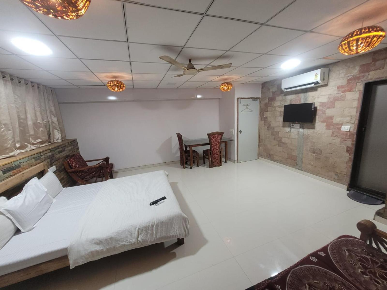 Agrawal Bhavan Budget Stay Only For Indians Мумбаи Экстерьер фото